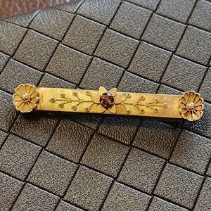 Antique 9k gold pin